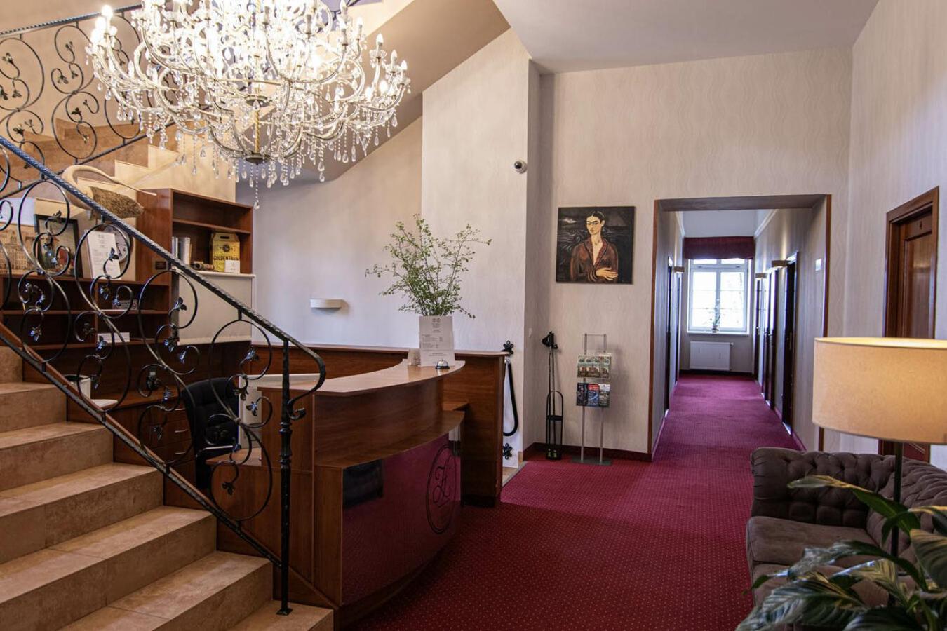 Hotel Zamkowy Валбжих Екстер'єр фото